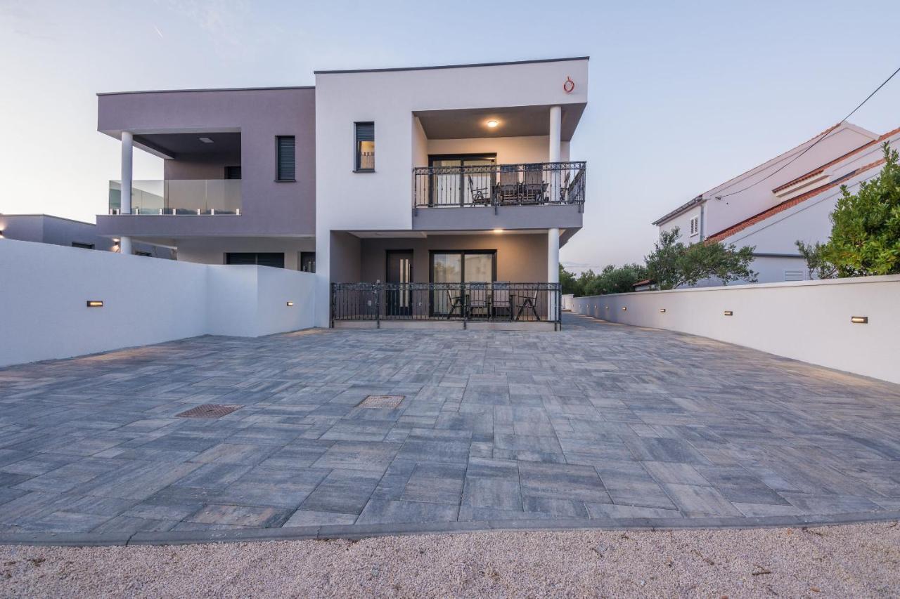 Apartment Spanic 1 วีร์ ภายนอก รูปภาพ