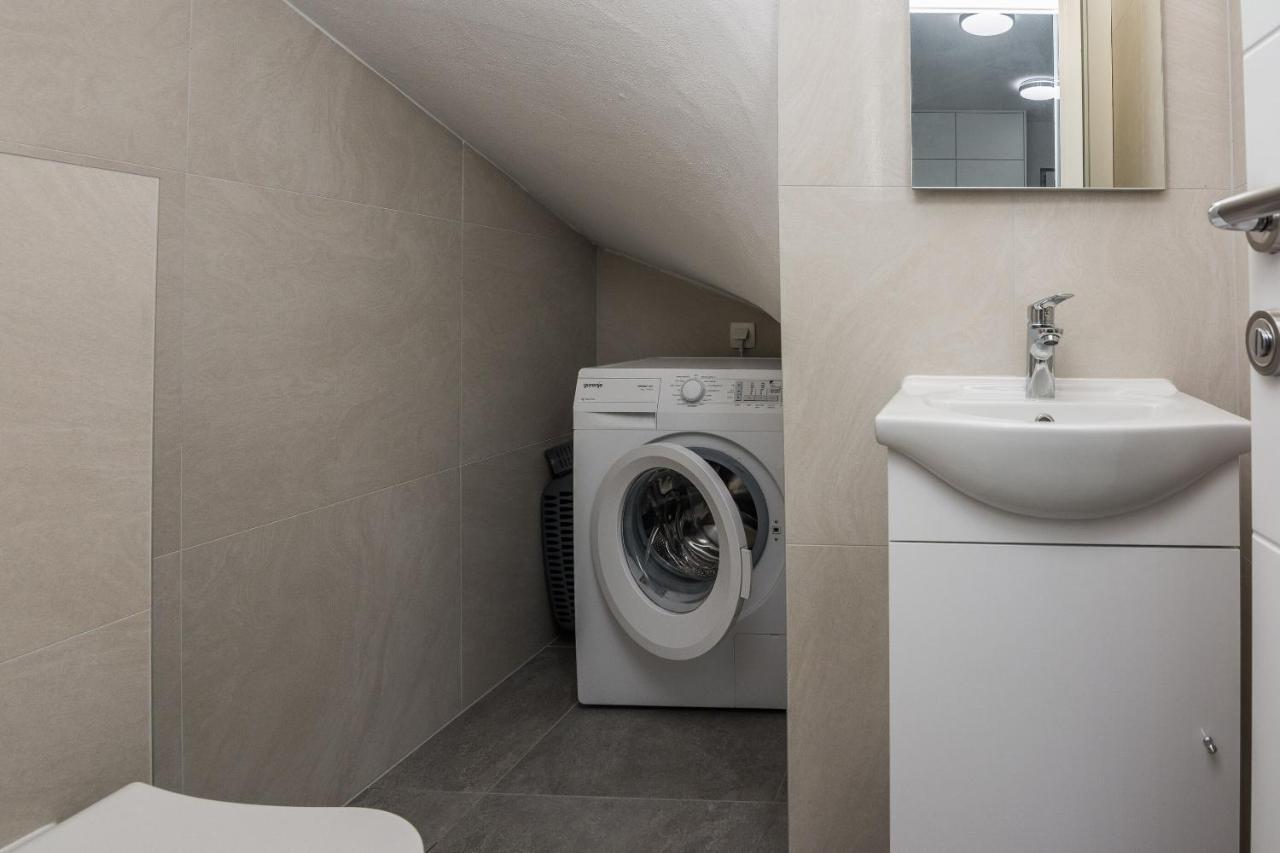 Apartment Spanic 1 วีร์ ภายนอก รูปภาพ