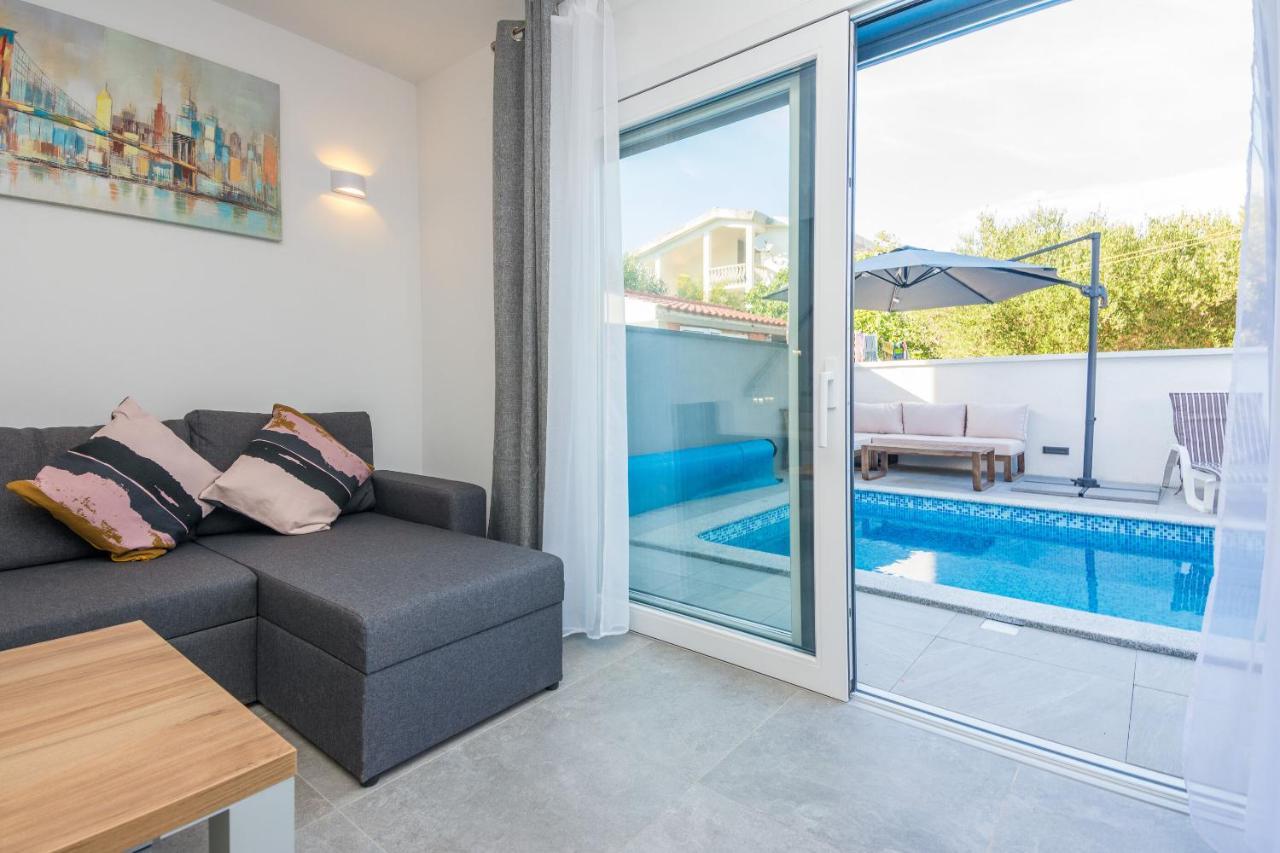 Apartment Spanic 1 วีร์ ภายนอก รูปภาพ