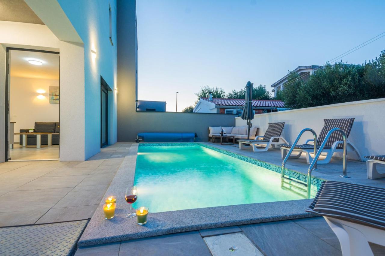 Apartment Spanic 1 วีร์ ภายนอก รูปภาพ