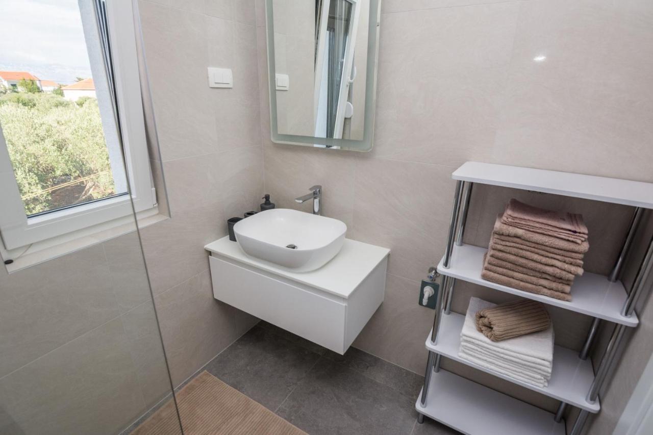 Apartment Spanic 1 วีร์ ภายนอก รูปภาพ